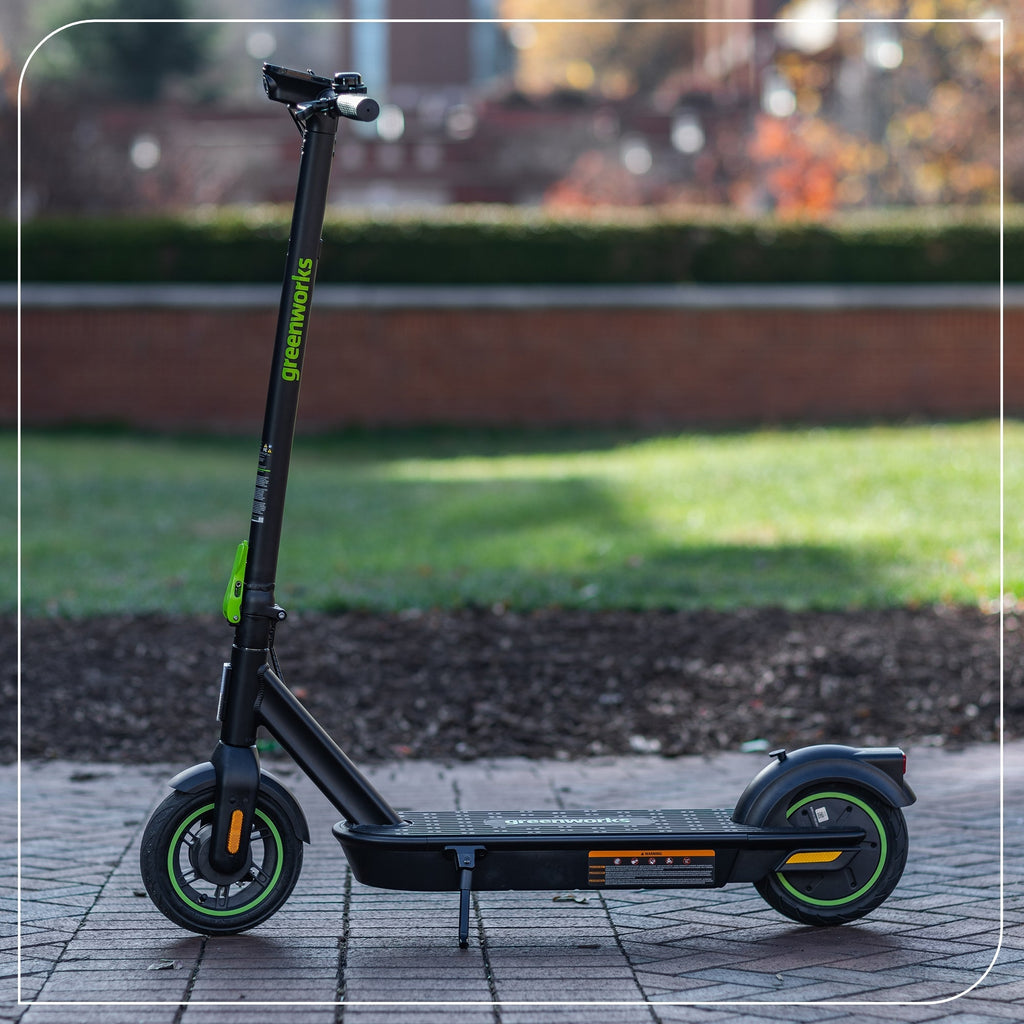 48V (24V x 2) STEALTH Series Electric Scooter: (4)4.0 Ah Batteries and Dual-Port Charger